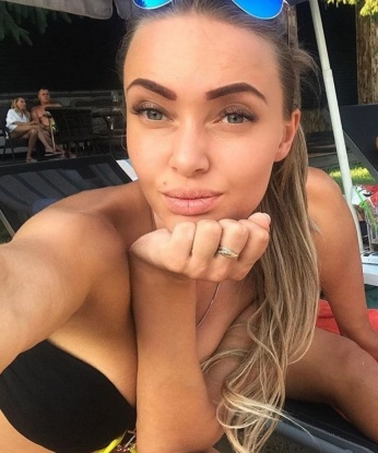Селена, 22 года, 3 размер груди